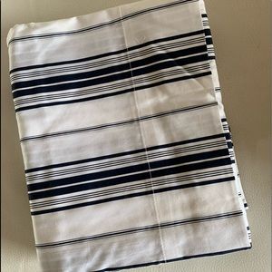 New Flat Sheet 100% High-quality shiny  Cotton in Dark blue and white. Size King